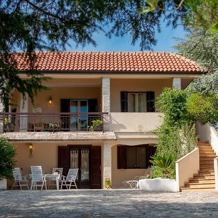 Villa Bruni *